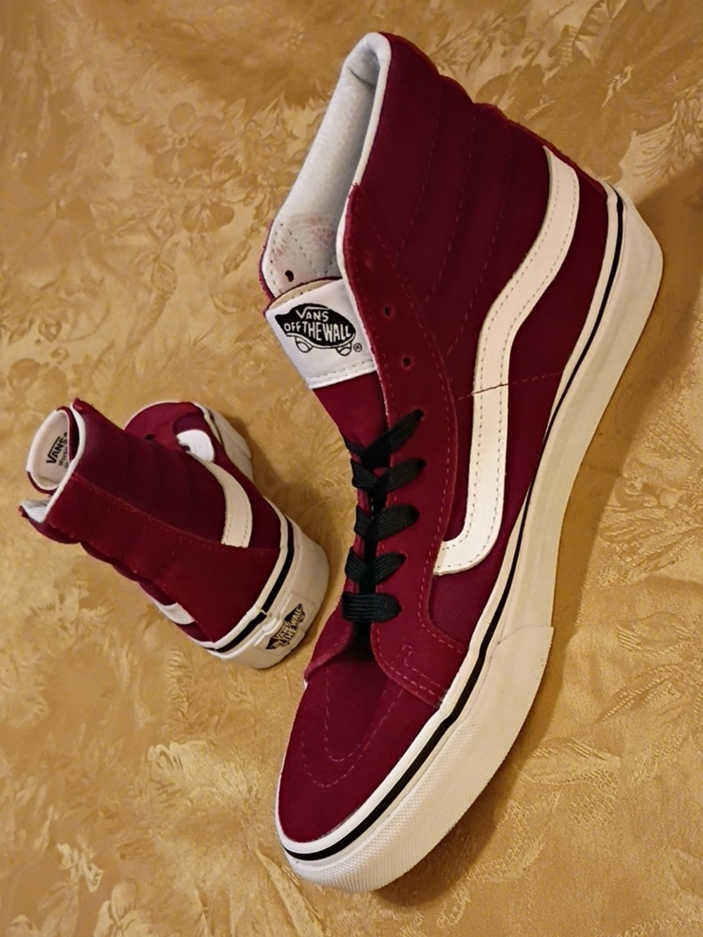 VANS  Sk8-Hi High Top  in Burgundy Suede/White Women's 7.5 Men's 6.0
